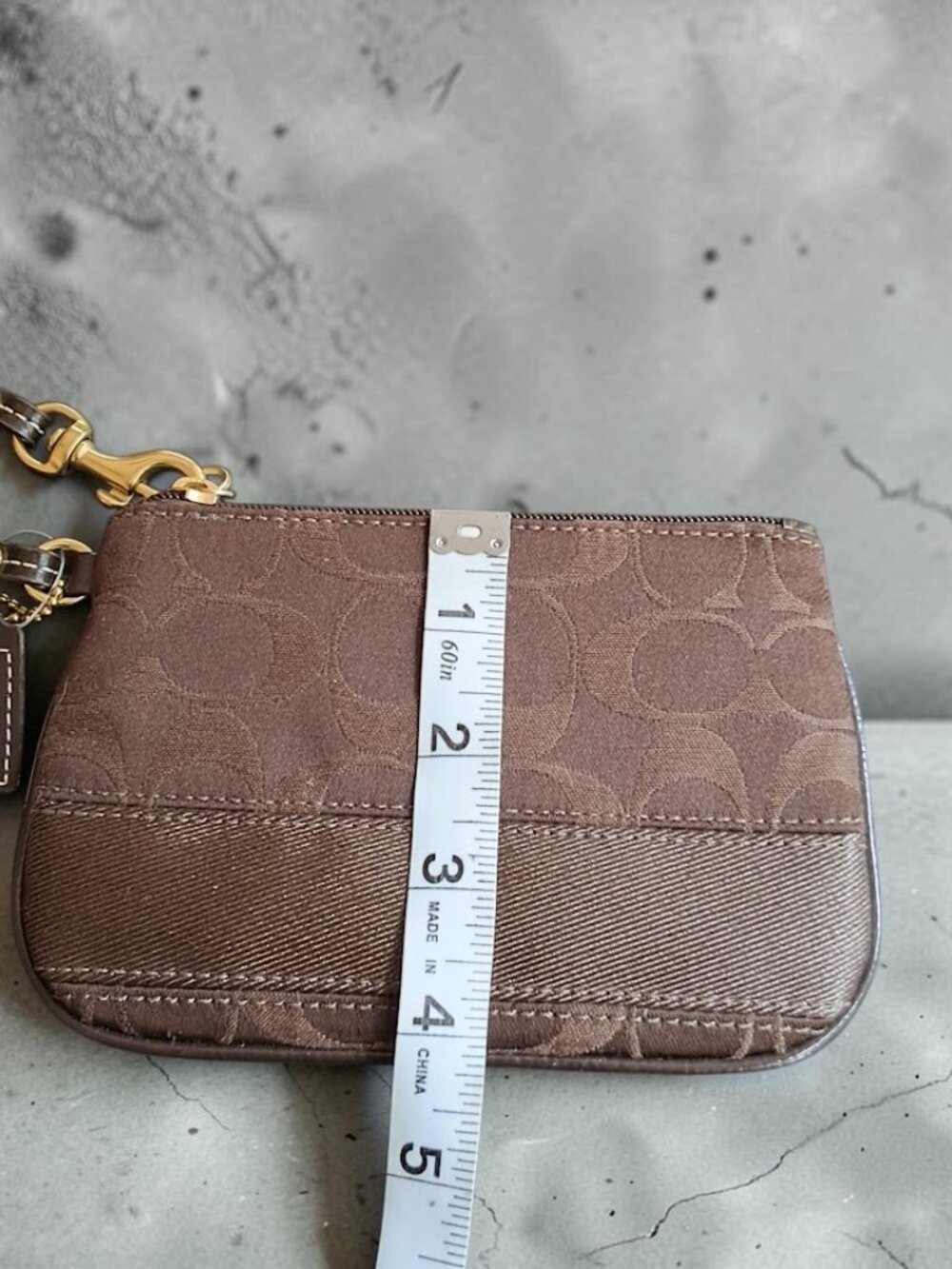 Coach F46319 Brown Pattern Signature Canvas Wristlet/Wallet Zippered - Picture 7 of 9